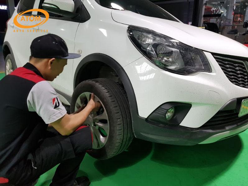 Thay lốp ô tô ở các trung tâm uy tín để có được quy trình thay thế đạt chuẩn an toàn