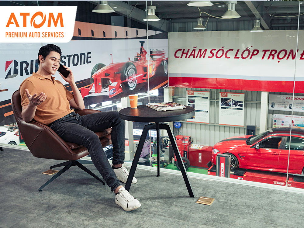 ATOM Premium Auto Services sở hữu khu phòng chờ 5 sao đạt tiêu chuẩn, mang lại cho khách hàng nhiều trải nghiệm thú vị