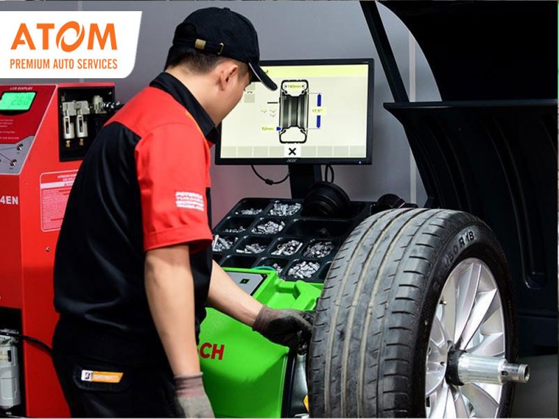 Các bác tài nên lựa chọn những trung tâm thay thế uy tín như ATOM Premium Auto Services để sử dụng lốp hiệu quả, an toàn 