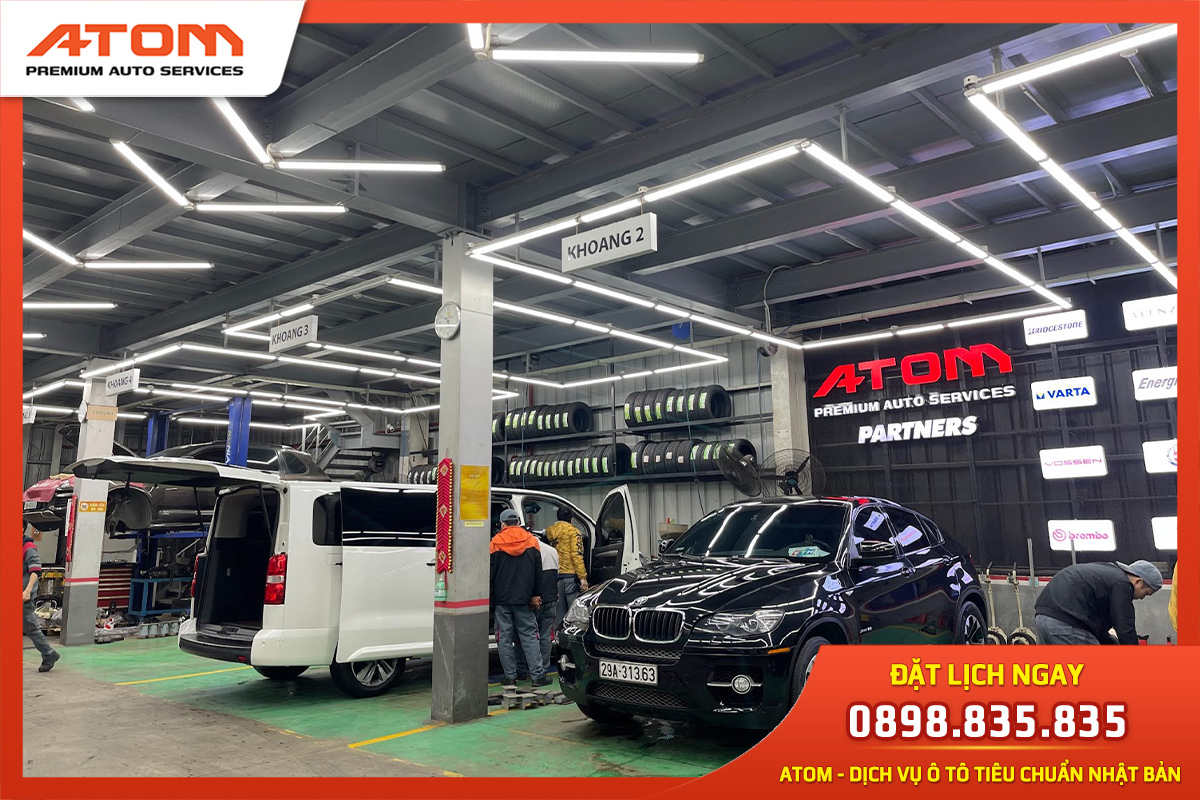 Bảo dưỡng ô tô tại các trung tâm uy tín để đảm bảo an toàn tối đa (Ảnh: Nguồn ATOM)